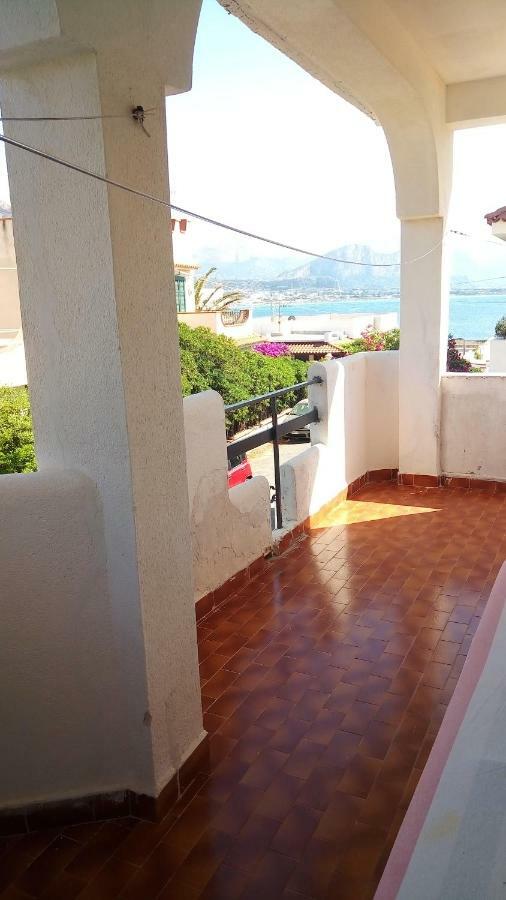 Holiday Home Sulmare Изола-делле-Феммине Экстерьер фото